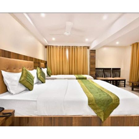 Rk Hotel-Near Grant Road Railway Station Bombay Exterior foto