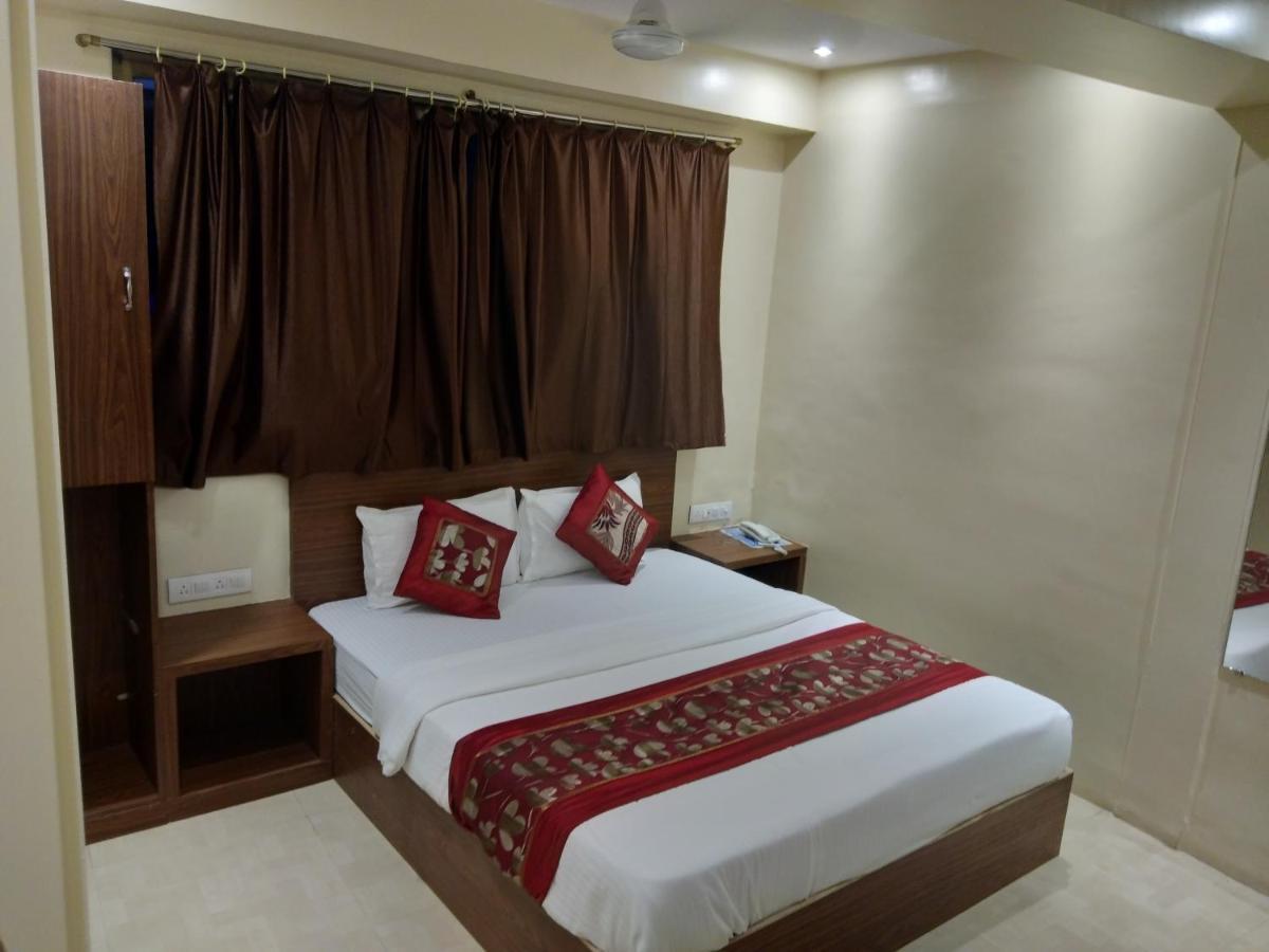 Rk Hotel-Near Grant Road Railway Station Bombay Exterior foto