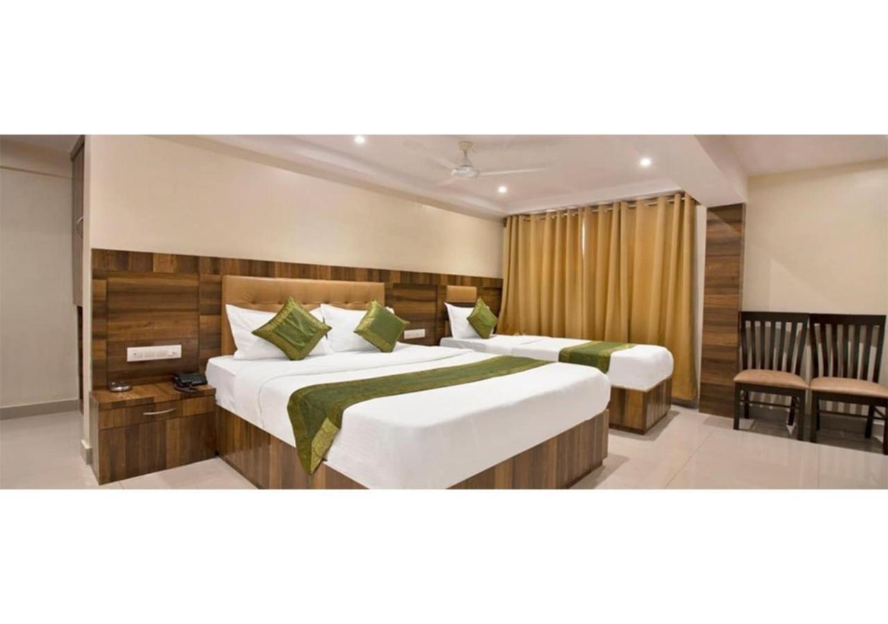 Rk Hotel-Near Grant Road Railway Station Bombay Exterior foto