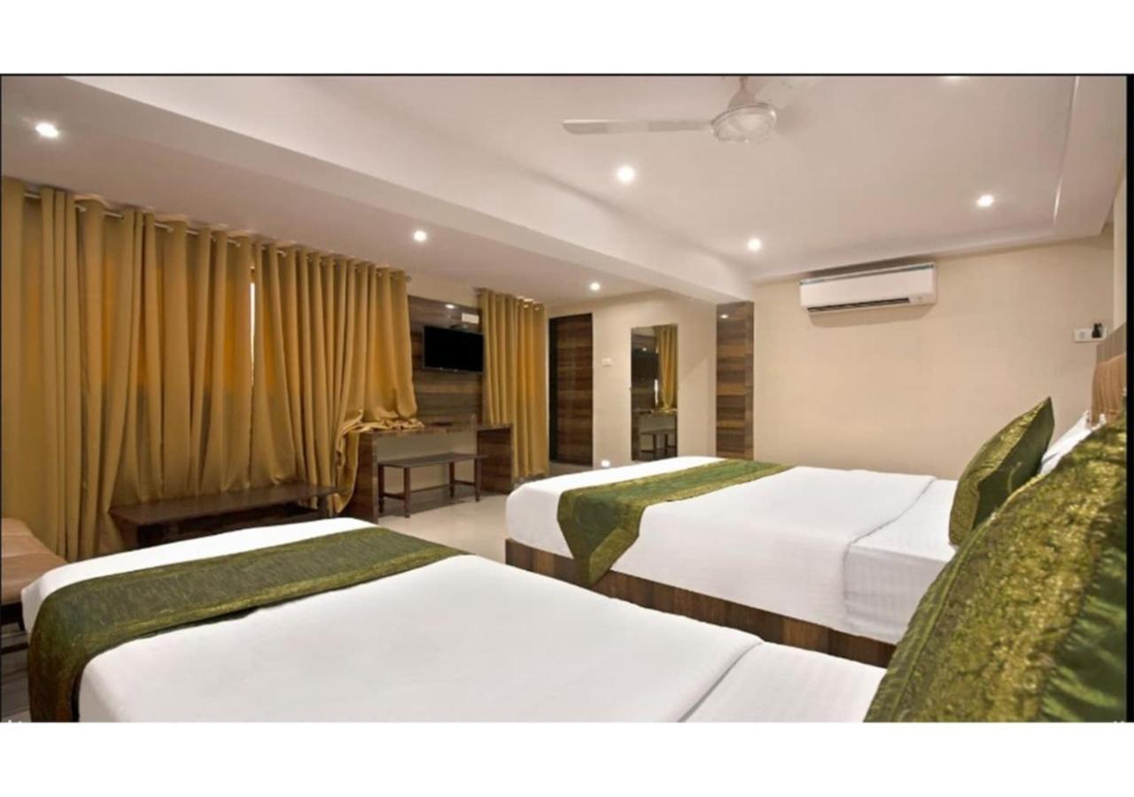 Rk Hotel-Near Grant Road Railway Station Bombay Exterior foto