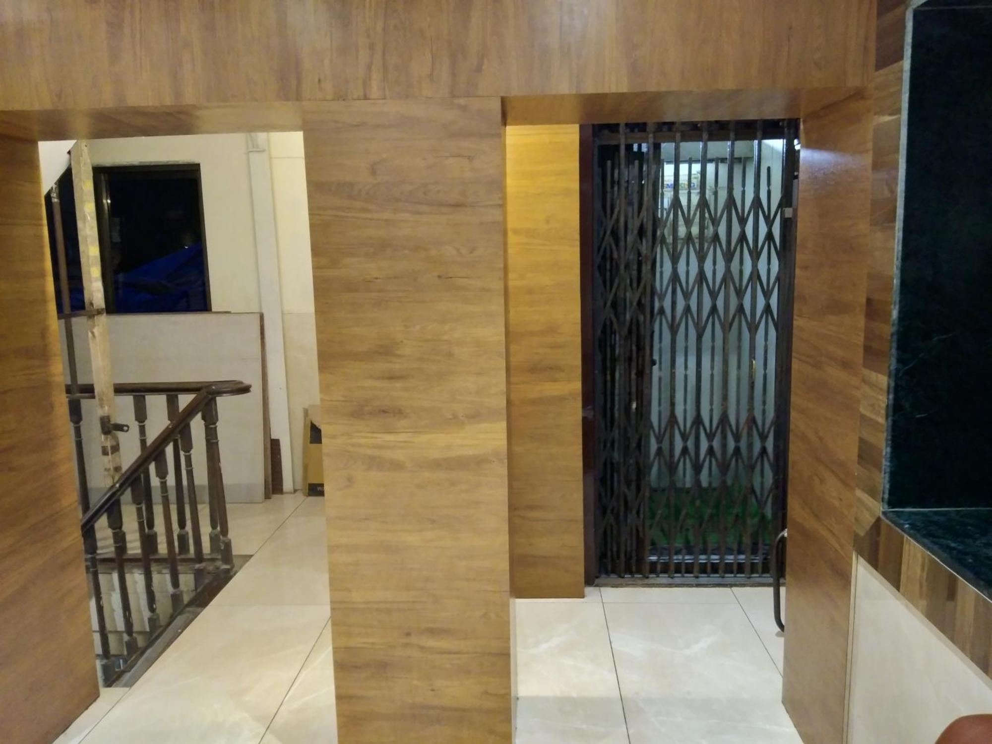 Rk Hotel-Near Grant Road Railway Station Bombay Exterior foto